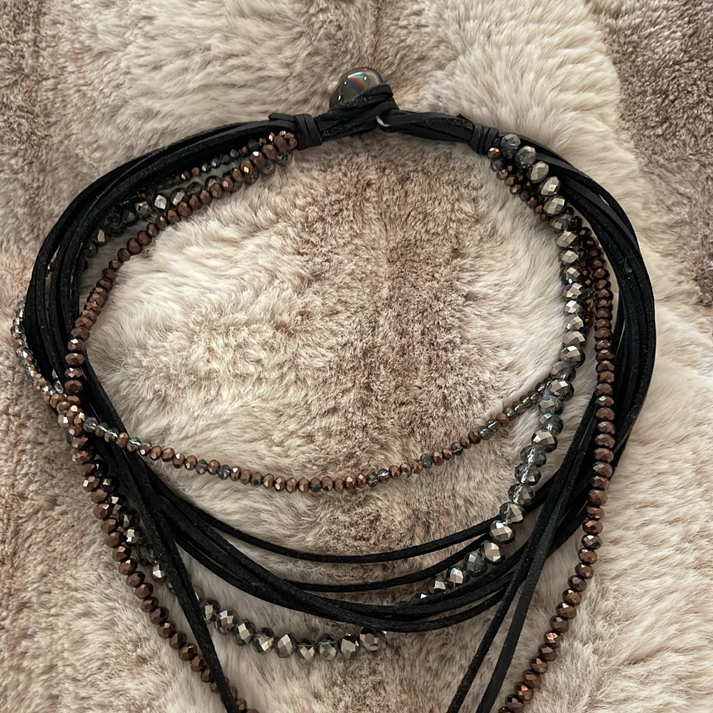 Black Leather Wrap choker Necklace with beading - Picture 3 of 7